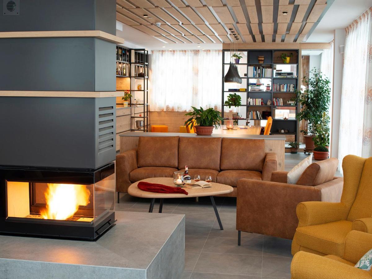 Red Fox Lodge Breuil-Cervinia Bagian luar foto